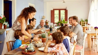 Beneficios de compartir comida en familia
