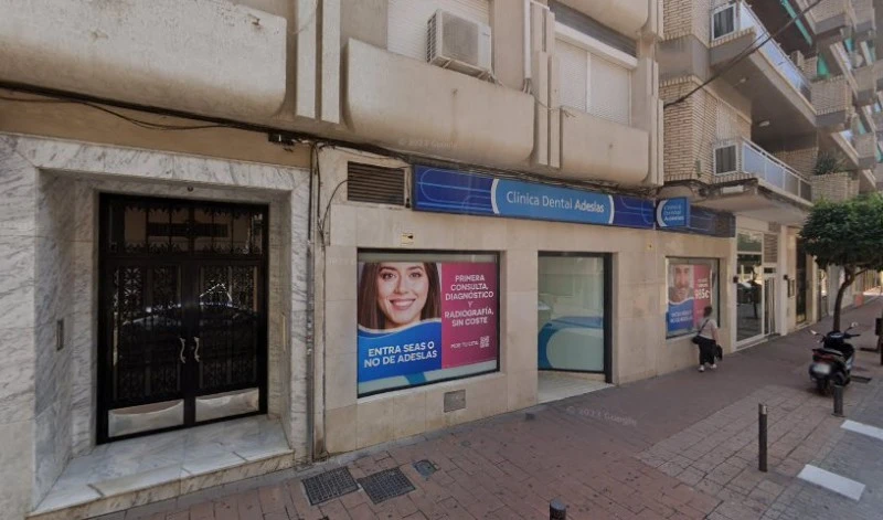 Clínica Dental Adeslas