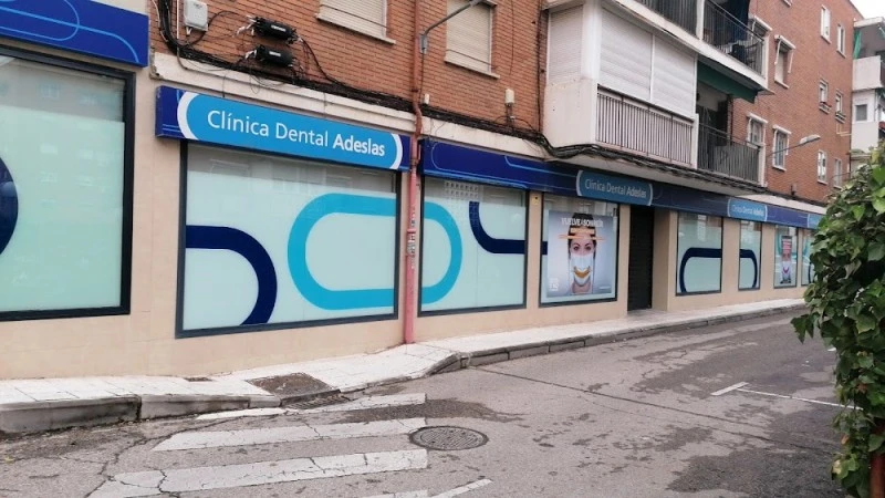 Clínica Dental Adeslas