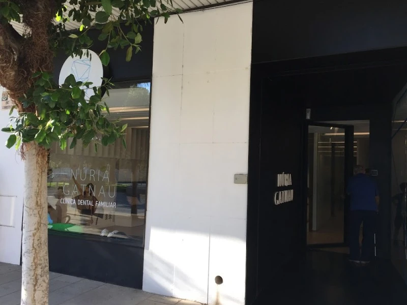 CLÍNICA DENTAL FAMILIAR NÚRIA GATNAU