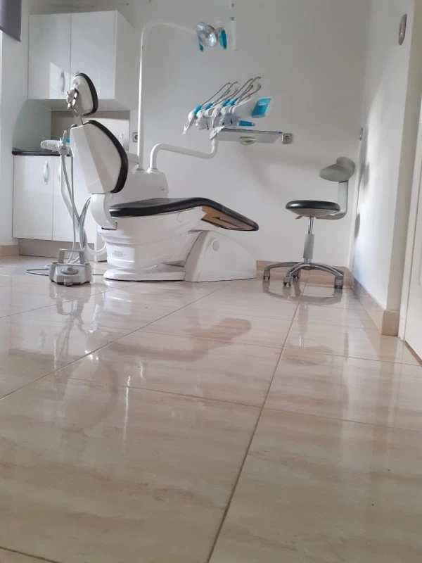 Dra. Pilar Teruel CLINICA DENTAL