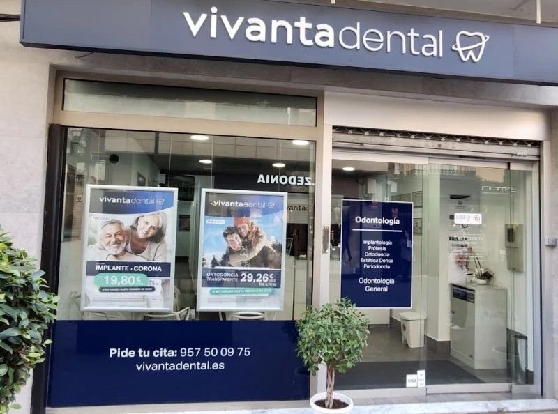 Elisa Aguilera Clínica Dental Lucena