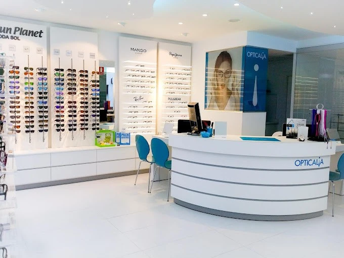 Opticalia & Audiocalia La Zubia