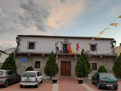 Ayuntamiento Paredes