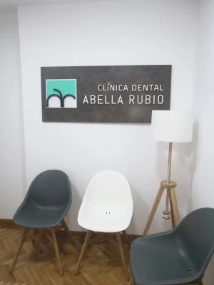 CLÍNICA DENTAL ABELLA RUBIO