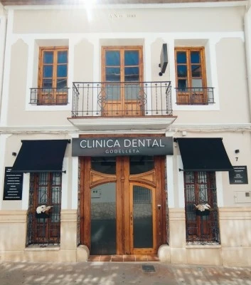CLINICA DENTAL GODELLETA