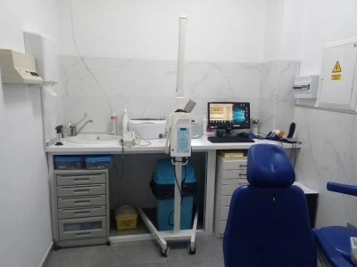 CLINICA DENTAL JUAN FRANCISCO MORIANA MATA