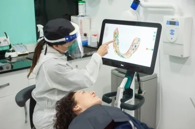 Clinica Smile Company-Especialidad con 25 años de experiencia-Implantología-Ortodoncia-Odontopediatría-Estética Dental