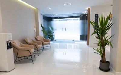 Clínicas Be Clínica de Injerto Capilar, Medicina y Cirugía Estética Motril