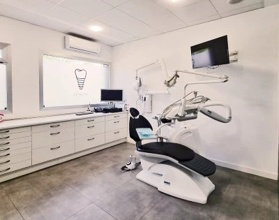Dentista en Alcorcón Clínica Dental Rivera Odontólogos implantología Periodoncia