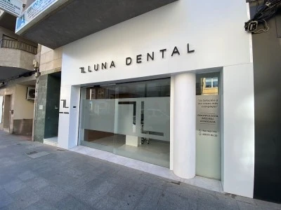Dentistas Clínica Dental LLuna Dental Guardamar