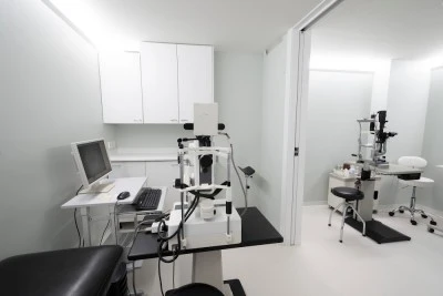 Dr. Carles Teruel - CENTRE OFTALMOLÓGIC GIRONA