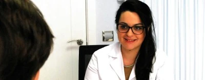 Dra. María Salazar Nievas, Dermatóloga