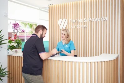 Flores & Poveda Dentistas