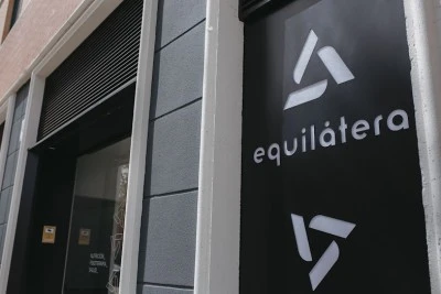 Centro Equilatera